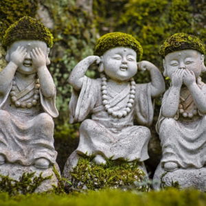 01.02.001 - Horen, Zien en Zwijgen - Liggend