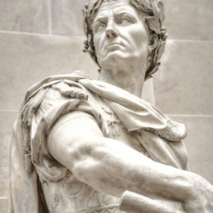 01.02.017 aulius caesar standbeeld romeinse militaire leider staand