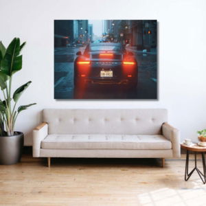 02.01.005-porsche-911-carrera-achterkant-woonkamer-sfeer-liggend