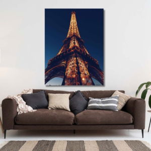 02.02.017 ijffeltoren in de avond woonkamer sfeer staand