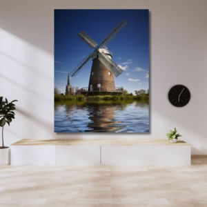 03.01.016 poldermolen in nederland woonkamer sfeer staand