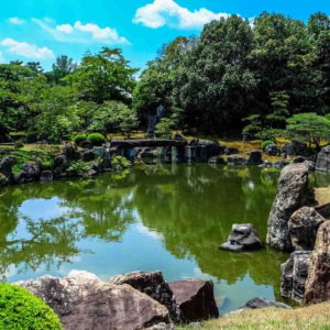 03.02.010 bridge clouds daylight liggend