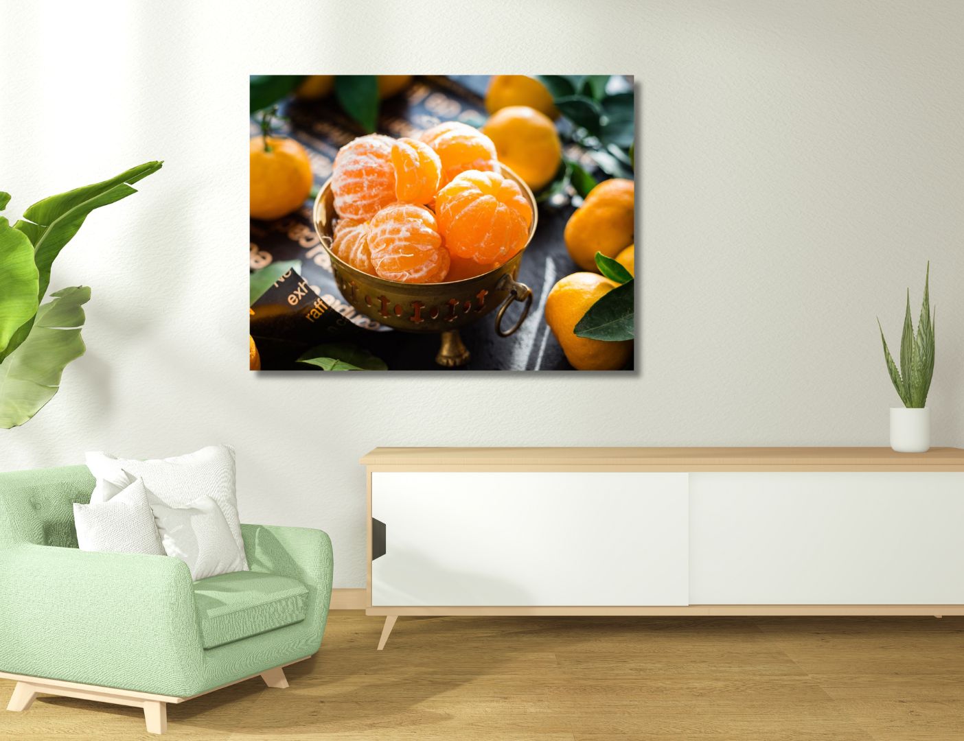 03.07.005-gepelde-mandarijnen-in-schaal-woonkamer-sfeer-liggend