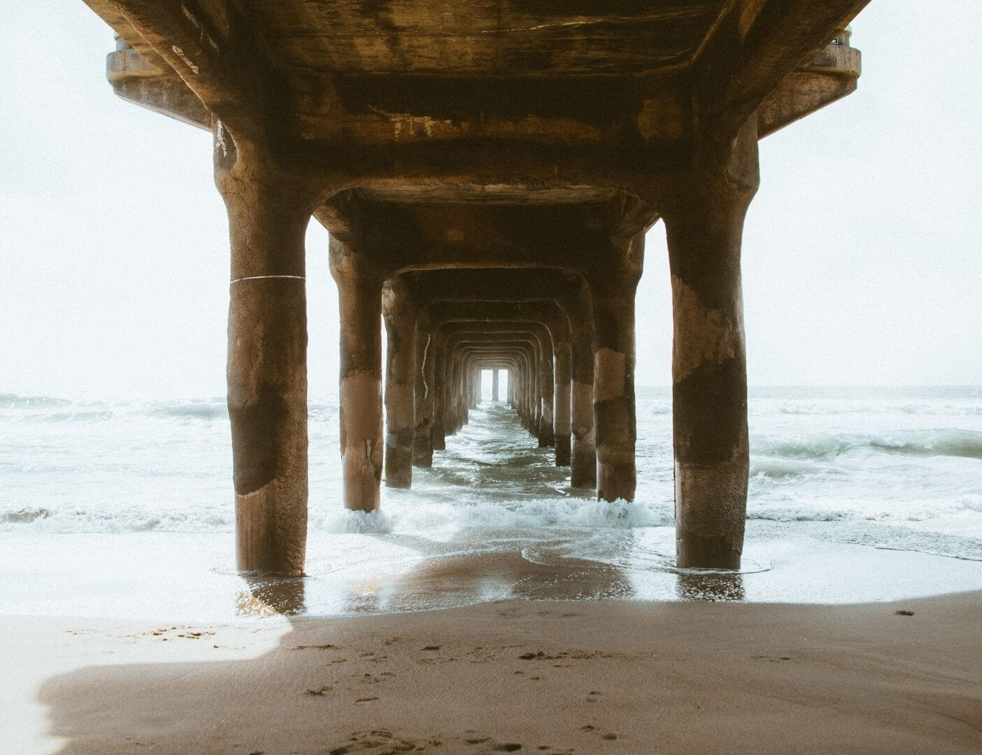 04.01.009 manhattan beach pier liggend