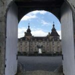 04.01.016 kasteel van modave staand